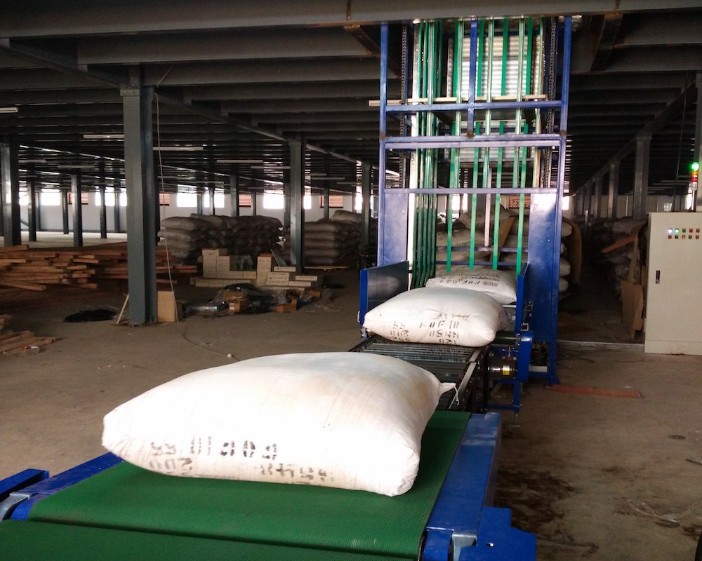 Wholesale Z Type Vertical Lifting Conveyor